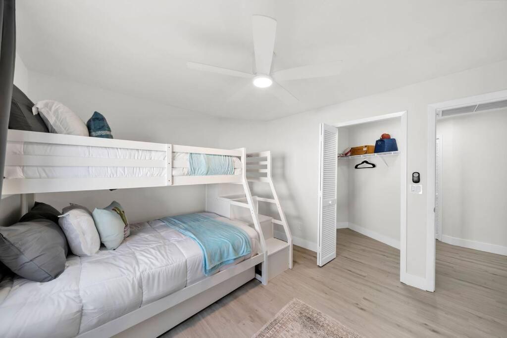 Luxury Waterfront Haven In Cape Coral - Dog-Friendly Escape With Private Pool别墅 外观 照片