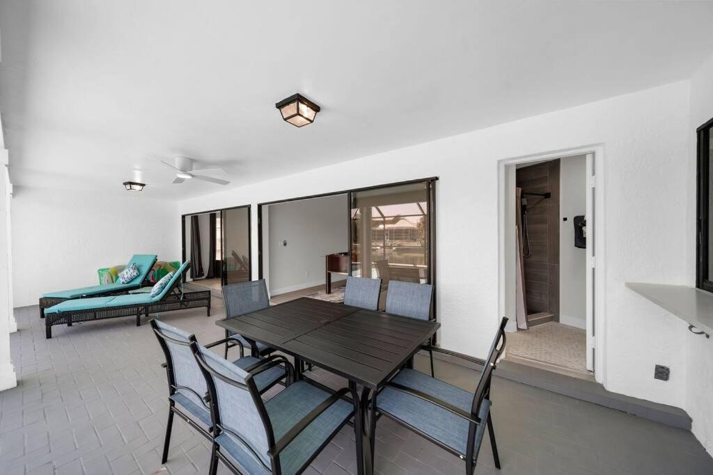 Luxury Waterfront Haven In Cape Coral - Dog-Friendly Escape With Private Pool别墅 外观 照片