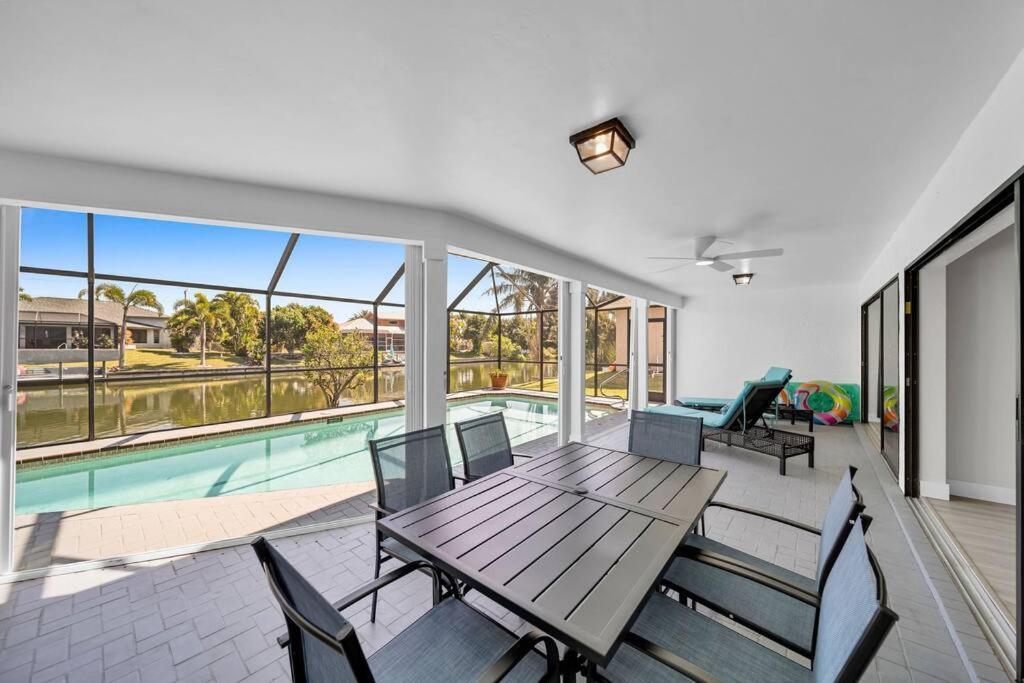 Luxury Waterfront Haven In Cape Coral - Dog-Friendly Escape With Private Pool别墅 外观 照片