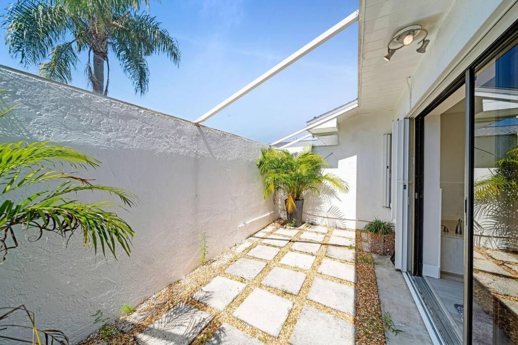 Luxury Waterfront Haven In Cape Coral - Dog-Friendly Escape With Private Pool别墅 外观 照片