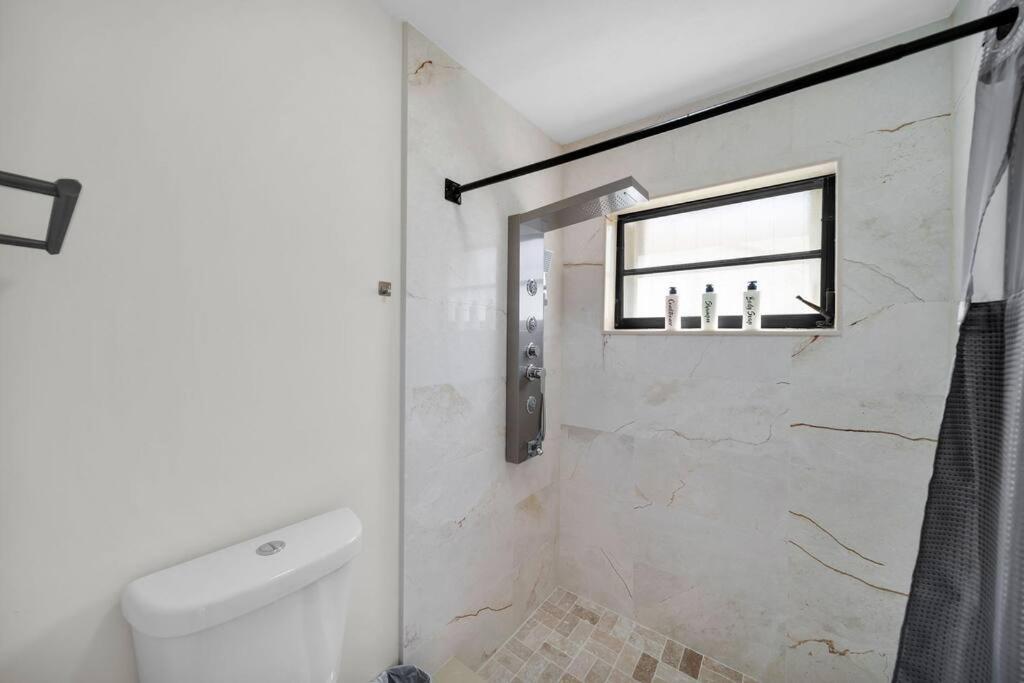 Luxury Waterfront Haven In Cape Coral - Dog-Friendly Escape With Private Pool别墅 外观 照片