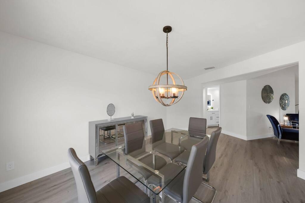 Luxury Waterfront Haven In Cape Coral - Dog-Friendly Escape With Private Pool别墅 外观 照片