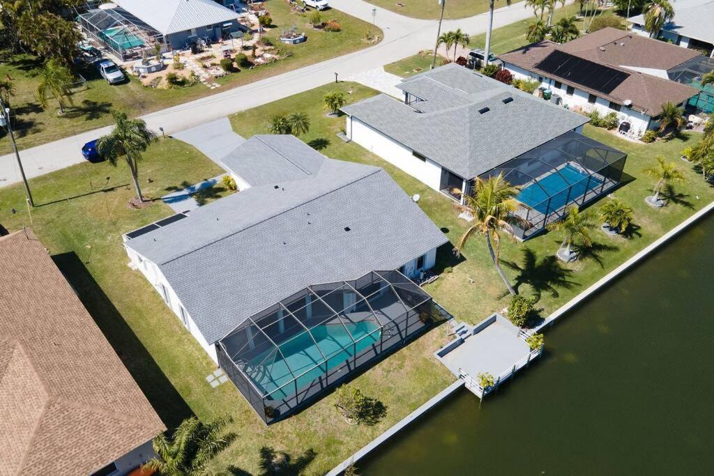 Luxury Waterfront Haven In Cape Coral - Dog-Friendly Escape With Private Pool别墅 外观 照片