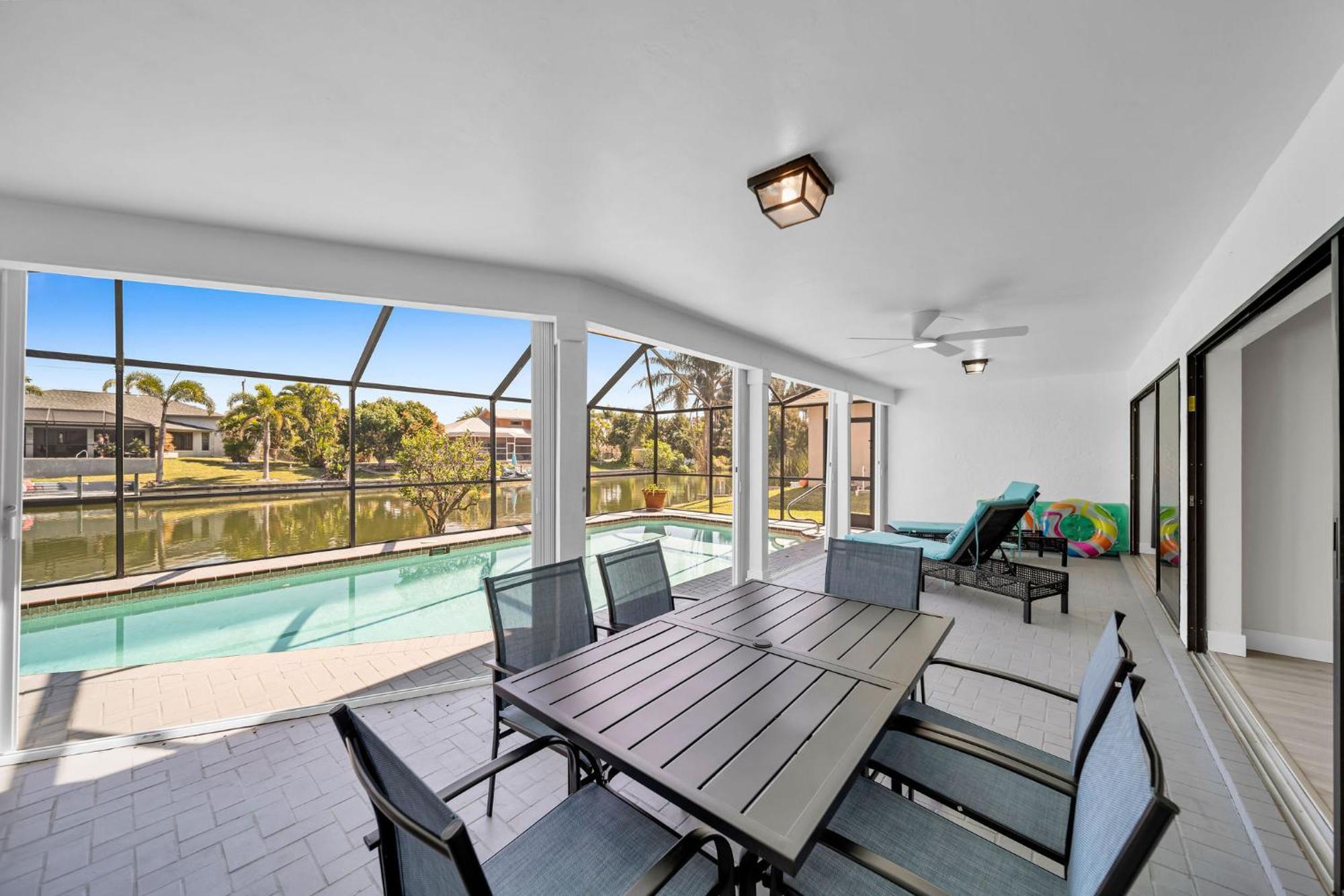 Luxury Waterfront Haven In Cape Coral - Dog-Friendly Escape With Private Pool别墅 外观 照片